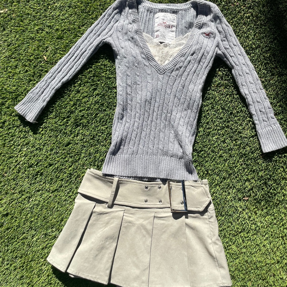 Hollister sweater